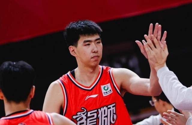 MK体育官方入口-10投狂砍24分14板！广东男篮弃将打成本土第一中锋，感谢杜锋成全